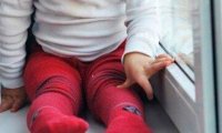 В Приморье 4-летний ребенок вышел погулять через окно