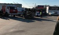 В Ростове после ДТП перевернулся инкассаторский автомобиль