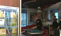 В рязанском Burger King на посетителей рухнул потолок