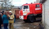 В Саратове пожарная машина застряла между домами