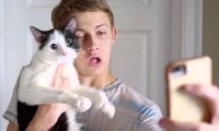 В Саудовской Аравии запретили селфи с котиками