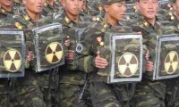 В Северной Корее создали батальоны, вооруженные "ядерными рюкзаками"