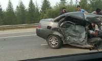 В Тюмени водителя ВАЗа разрезало в ДТП с фурой
