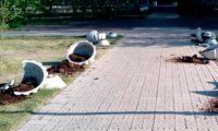 В Улан-Удэ вандалы разбили вазоны на Мемориале Победы