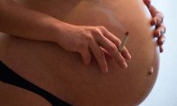 В Великобритании курящим беременным женщинам дают взятки