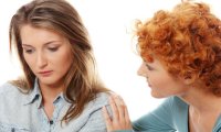 В женскую дружбу девочек учат не верить их матери