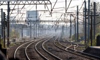 Великобритания инвестирует в цифровую железнодорожную сигнальную систему, чтобы поезда могли “разговаривать” с рельсами