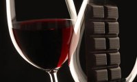 Вино и шоколад признали лучшими продуктами для похудения
