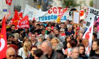 Во Франции на протесты против пенсионной реформы вышли около 92 000 человек