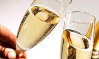 Во Франции разработали светящуюся этикетку для шампанского