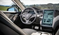 Хакеры отключили электромобиль Tesla во время движения 