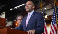 Хаким Джеффрис стал первым чернокожим законодателем, возглавившим Демократическую партию в Конгрессе