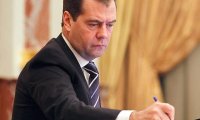 Эксперты анонсируют падение рейтингов правительства Медведева