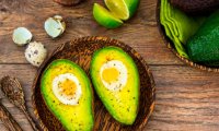 Эксперты объяснили, почему авокадо помогает худеть