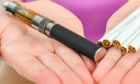 Электронные сигареты оказались безопаснее обычных