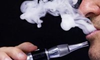 Электронные сигареты в Москве хотят уравнять с обычными