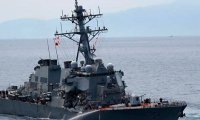 Эсминец ВМС США столкнулся с торговым судном
