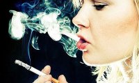 Женщины начинают курить после родов из-за стресса