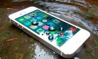 Жительница Омска уронила iPhone в лужу и отсудила за это около 40 000 рублей