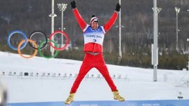 Большунов выиграл марафон, который сократили с 50-ти до 30-ти километров