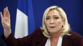 «Ле Пен рано пить шампанское»: Почему вокруг выборов во Франции такой накал страстей