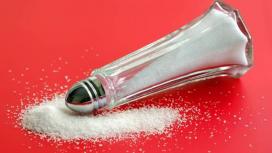 Скрытая угроза. Как избыток соли вредит не только сердцу, но и психике