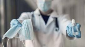 В США сократили срок изоляции для зараженных коронавирусом до пяти дней
