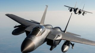 Американские истребители летят в Гренландию