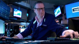 Американский рынок лихорадит. Война с Ираном подбросила нефть выше 100 и обвалила биржи