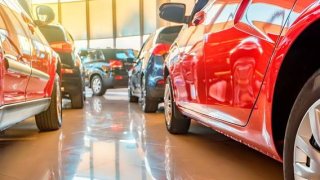 Автостат: в первом полугодии россияне потратили на новые автомобили почти 2,3 трлн. рублей