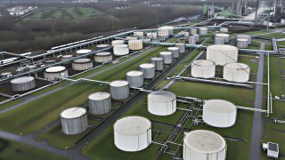 Богатые страны распечатывают стратегические запасы нефти на фоне кризиса в Персидском заливе