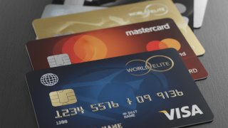 В ЦБ заявили о необходимости ухода Visa и Mastercard с российского рынка