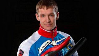 Добавит ли Захаров к золоту в шорт-треке медаль в классических коньках?