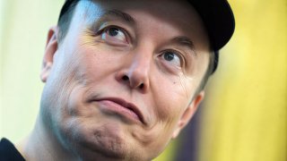 Илон Маск и глава Ryanair обменялись оскорблениями. Теперь миллиардер предлагает купить авиакомпанию