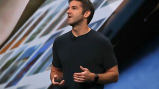 Инженер из тени, который возглавит Apple в эпоху искусственного интеллекта