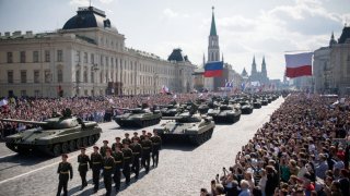 Кремль может пригласить Трампа на парад Победы 9 мая