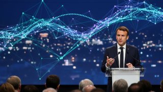 Макрон о свободе слова в Сети: «Полная чушь» без прозрачности алгоритмов