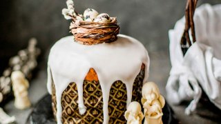Рецепт пасхального кулича с курагой и изюмом от кондитерской «Любовь и сладости»