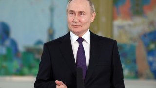 Путин вручил государственные премии молодым учёным