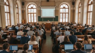 Рособрнадзор объявил предостережения ИТМО, МГЭУ, ММА и буддийскому университету