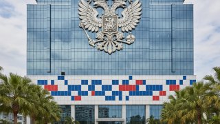 Российские страховые компании продлевают полисы и расширяют помощь туристам на Ближнем Востоке