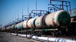 Россия вступает в 2024 год, высмеивая западные нефтяные санкции