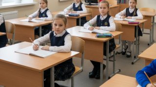 Слуцкий предложил обеспечить досрочные пенсии для учителей частных школ