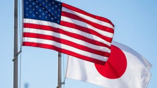 США пообещали Японии ядерный зонтик от всех угроз