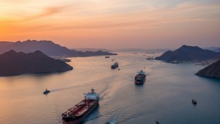 Судоходство в Ормузском проливе практически остановилось после эскалации конфликта