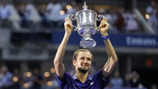 Теннисист Медведев выиграл US Open, а футболисты обнадежили перед стартом еврокубков