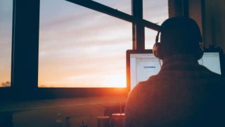 Удаленная работа ухудшает психическое здоровье, особенно у одиноких людей