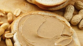 Восемь продуктов, которые содержат полезные жиры