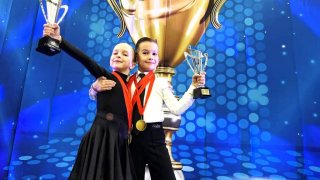 «Я счастлив, когда дочь побеждает»: юная пара из Саратова триумфально выступила на Кубке «Динамо»–2026