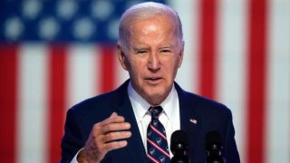 Экономика не спасет Байдена